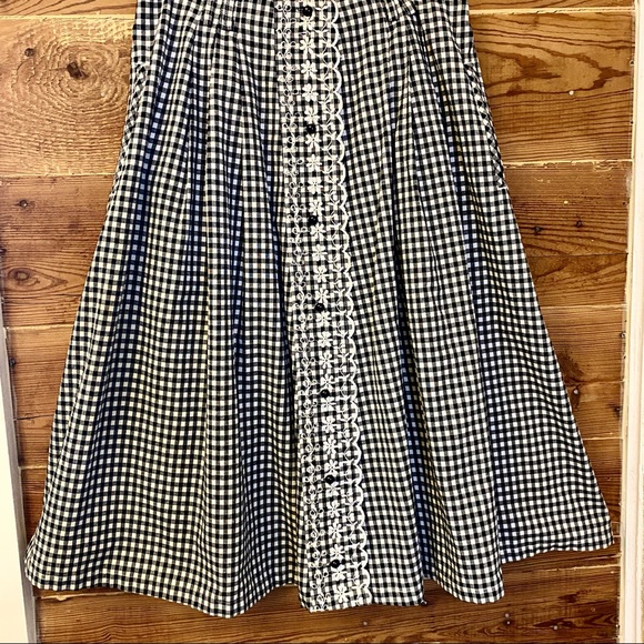 VINTAGE Gingham Circle Skirt! 🖤🤍 - Picture 6 of 8